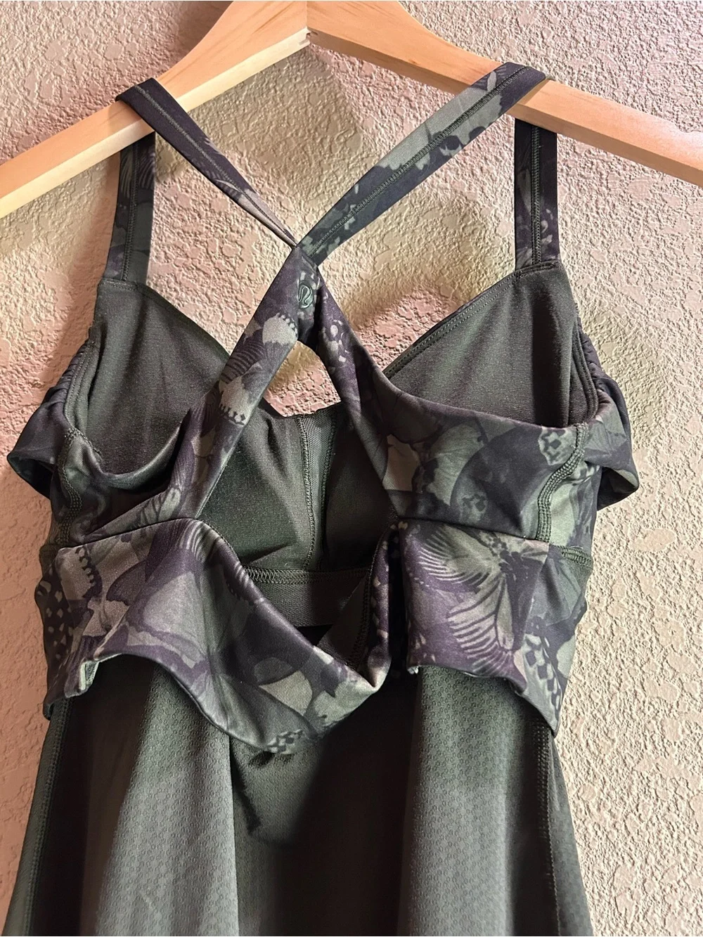 Lululemon Green Butterfly Wrap It Up Tank Top Criss Cross Back 6